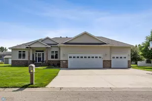 903 7th Ave SE, Barnesville, MN 56514 - Photo 1