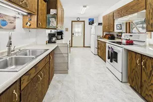 108 Central Ave S, Bertha, MN 56437 - Photo 5