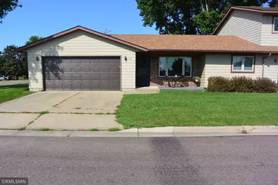 901 Vinton Avenue, Glencoe, MN 55336 - Photo 1