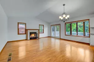 6281 Whispering Oaks Dr, Eden Prairie, MN 55346 - Photo 9