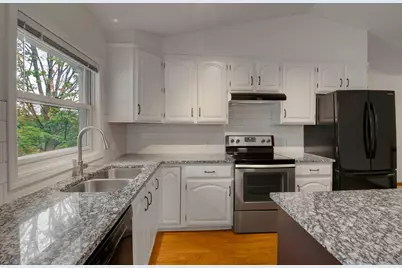 6281 Whispering Oaks Drive, Eden Prairie, MN 55346 - Photo 15