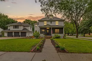 802 S 3rd St, Saint Peter, MN 56082 - Photo 1