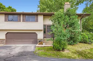 3643 Granada Pl N, Oakdale, MN 55128 - Photo 1