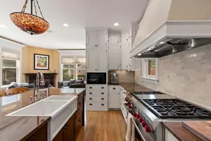 884 Lincoln Ave, Saint Paul, MN 55105 - Photo 17