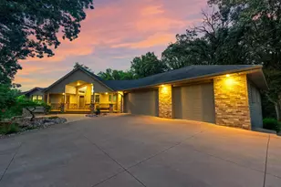 2043 Eaglewood Dr, Shakopee, MN 55379 - Photo 1