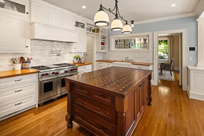 2400 W Lake Of The Isles Parkway, Minneapolis, MN 55405 - Photo 17