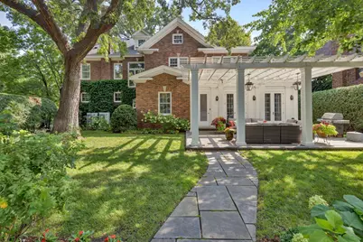 2400 W Lake Of The Isles Parkway, Minneapolis, MN 55405 - Photo 23