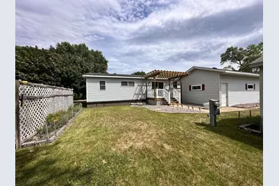 517 Locust Avenue, Marshall, MN 56258 - Photo 7