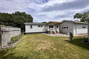 517 Locust Ave, Marshall, MN 56258 - Photo 7