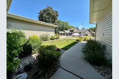 1015 Pershing Boulevard, Worthington, MN 56187 - Photo 3