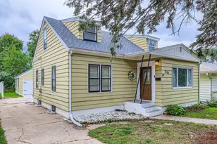 2102 Sherwood Ave, Saint Paul, MN 55119 - Photo 1