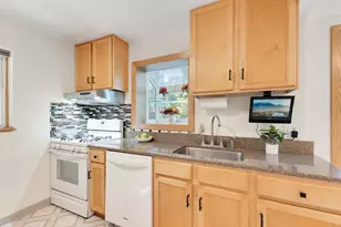 10610 Humboldt Ave S, Bloomington, MN 55431 - Photo 9