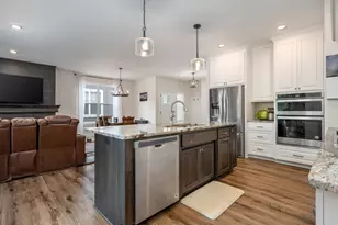 637 Maple Ct, New Richmond, WI 54017 - Photo 13