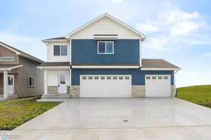 2509 38th Ave S, Moorhead, MN 56560 - Photo 1