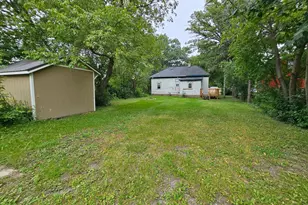 111 Markley Ave S, Thief River Falls, MN 56701 - Photo 7