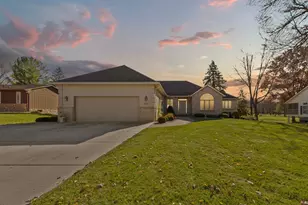 1031 Cherry St, Owatonna, MN 55060 - Photo 3