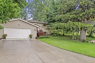 207 4th Ave NE, Hutchinson, MN 55350 - Photo 1