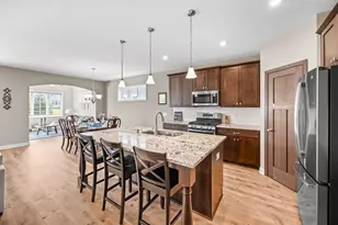 1045 Roselyn Dr, Victoria, MN 55386 - Photo 3