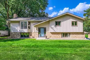 1052 Oak Cir, Medina, MN 55391 - Photo 1