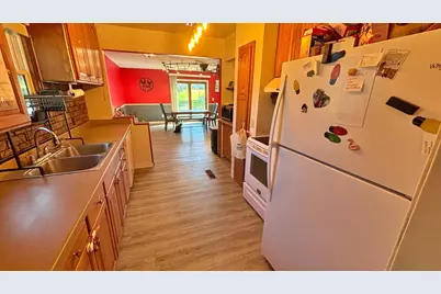 611 W Lincoln Street, Springfield, MN 56087 - Photo 21