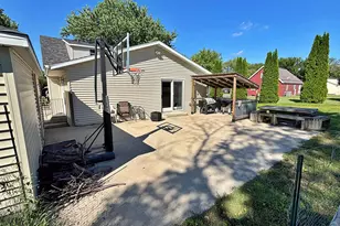 611 W Lincoln St, Springfield, MN 56087 - Photo 9