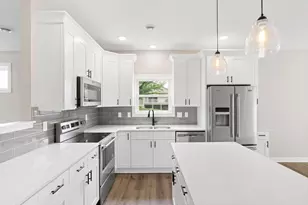 585 Cedar Dr, Lake City, MN 55041 - Photo 5