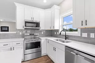 585 Cedar Dr, Lake City, MN 55041 - Photo 7