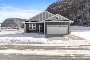 585 Cedar Dr, Lake City, MN 55041 - Photo 1