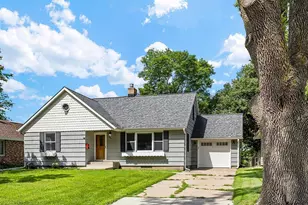644 S Nicollet St, Blue Earth, MN 56013 - Photo 1