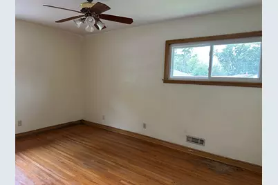 2739 Chippewa Avenue, North Saint Paul, MN 55109 - Photo 9