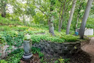 2300 Dahl Ct E, Maplewood, MN 55119 - Photo 37