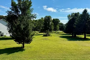 115 Burr Oak Rd, Redwood Falls, MN 56283 - Photo 3