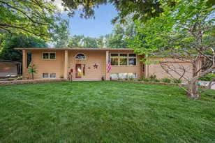 730 N 9th St, Saint Peter, MN 56082 - Photo 1