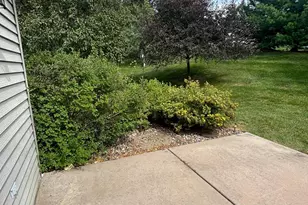 572 Williamsburg Pl, New Richmond, WI 54017 - Photo 3