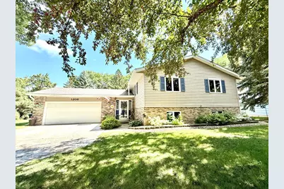 1208 26th Street NW, Willmar, MN 56201 - Photo 1