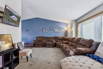 2434 Hynes Avenue N, Oakdale, MN 55128 - Photo 7