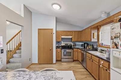 2434 Hynes Avenue N, Oakdale, MN 55128 - Photo 11