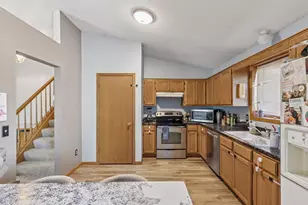 2434 Hynes Ave N, Oakdale, MN 55128 - Photo 11