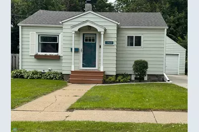 1319 4th Avenue N, Moorhead, MN 56560 - Photo 1