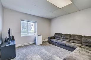 105 10th St NW, Plainview, MN 55964 - Photo 7