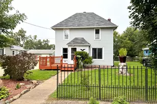 107 5th St NE, Stewartville, MN 55976 - Photo 1