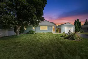 637 Eldridge Ave W, Roseville, MN 55113 - Photo 1