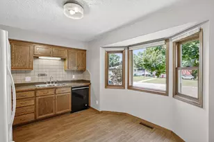 1224 8th Ln, Anoka, MN 55303 - Photo 7