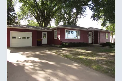 902 11th Street S, Saint James, MN 56081 - Photo 1