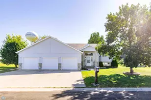 106 11th St NE, Barnesville, MN 56514 - Photo 1