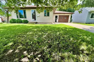 719 Fair St, Saint Peter, MN 56082 - Photo 1