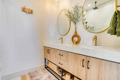 119 S Washington Street, Lake City, MN 55041 - Photo 11