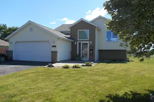 402 Circle Ln, Arlington, MN 55307 - Photo 1