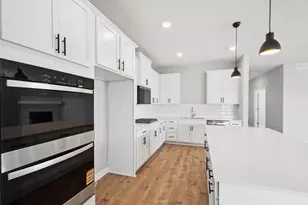 3776 Brookside Dr, Chaska, MN 55318 - Photo 3