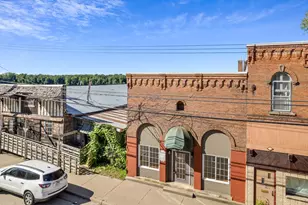 121 S Main St, Fountain City, WI 54629 - Photo 5